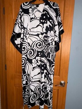 Natori Satin Black and White Floral Caftan Dress - Medium